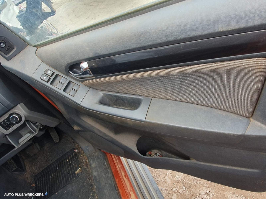 2014 Holden Colorado Right Front Door Window