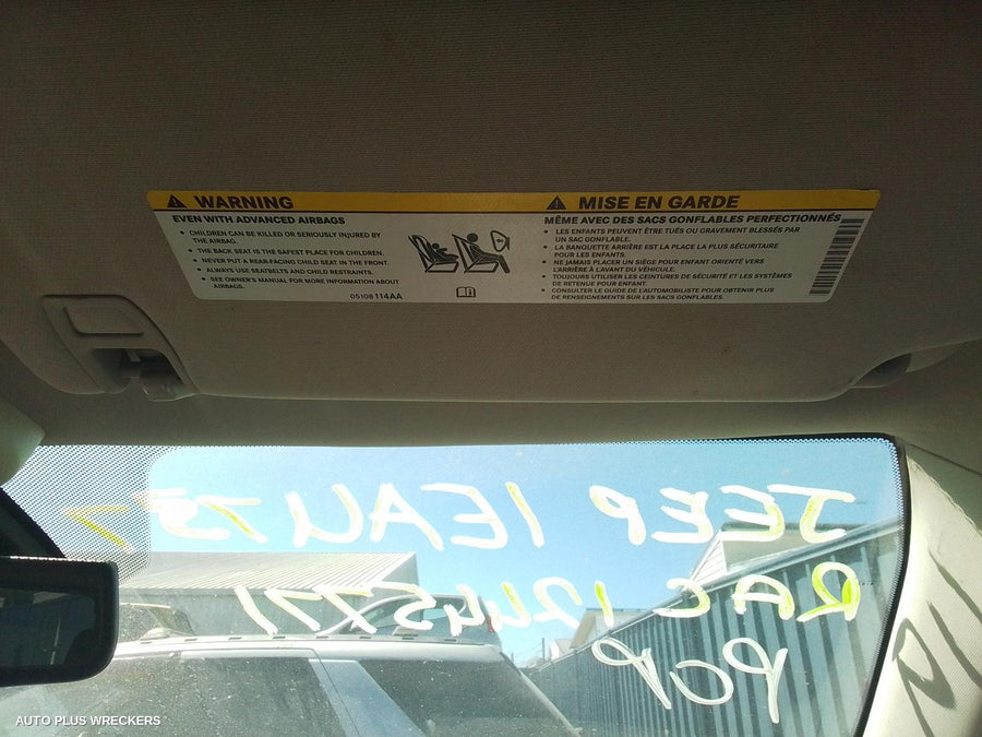 2012 JEEP GRANDCHEROKEE RIGHT FRONT DOOR WINDOW