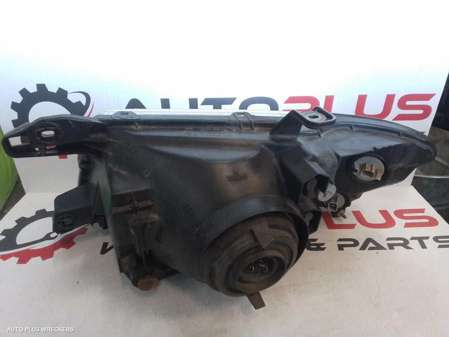 2001 Mitsubishi Pajero Right Headlamp