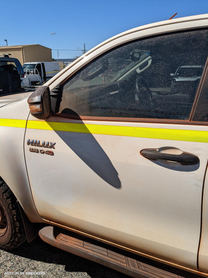2019 Toyota Hilux Right Front Door Window