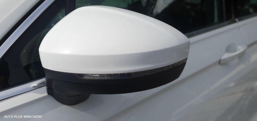 2016 VOLKSWAGEN TIGUAN LEFT TAILLIGHT