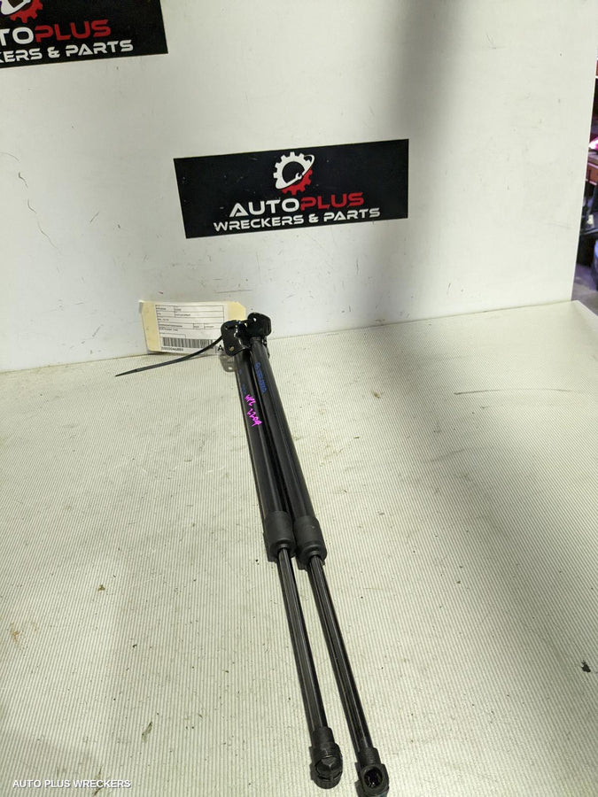 2022 Mazda Cx30 Hatch Strut