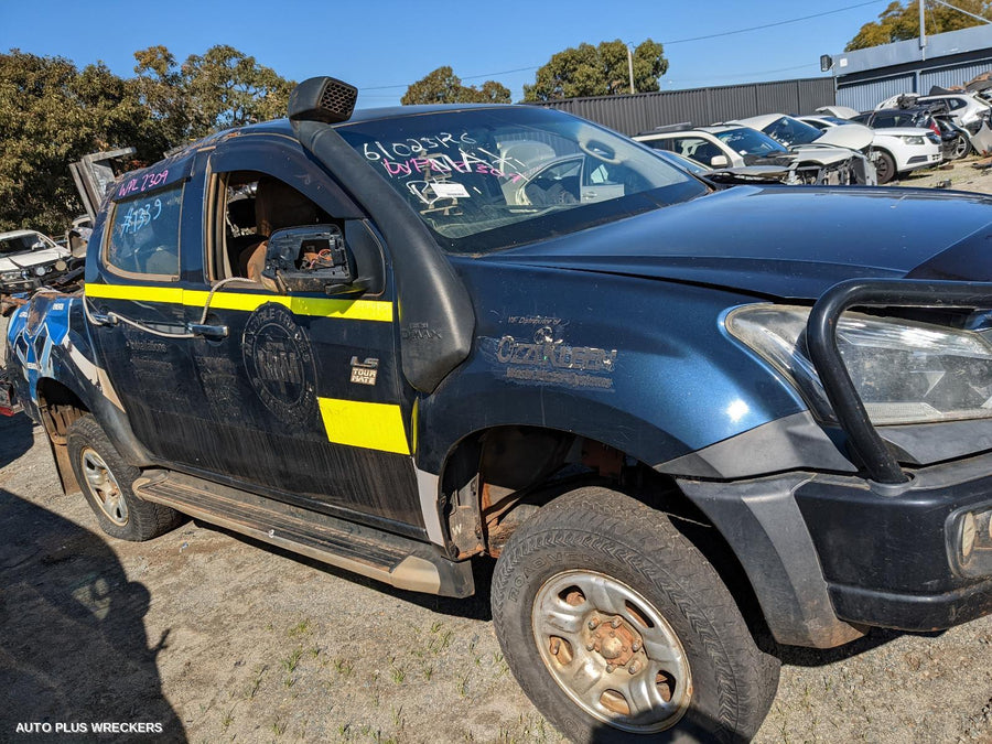 2017 Isuzu Dmax Left Front Door