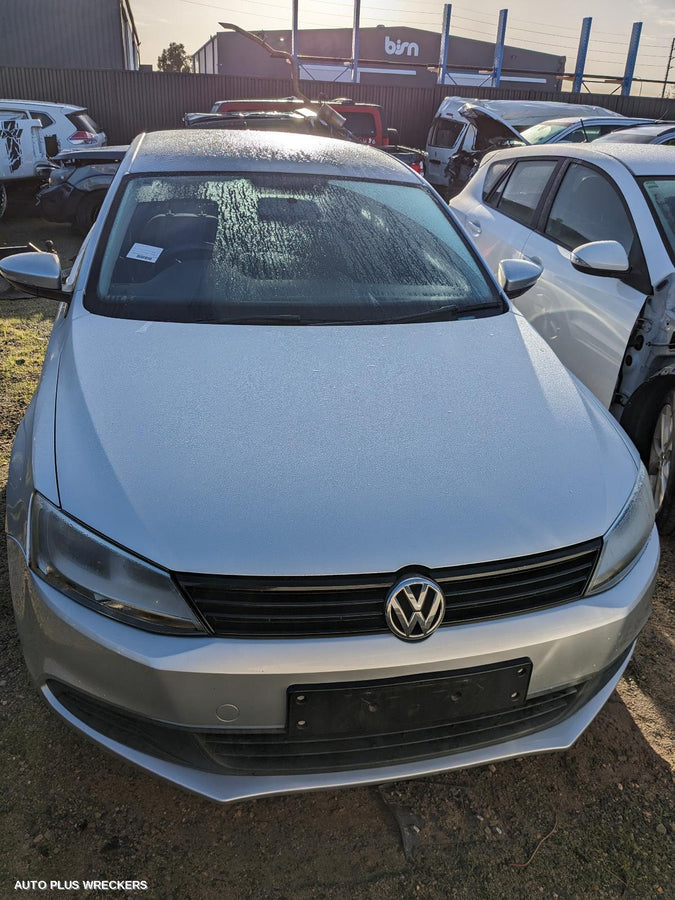 2011-2017 Volkswagen Jetta Right Rear Door Sliding