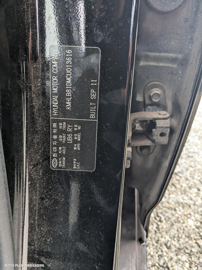 2012 Hyundai I40 Left Front Door