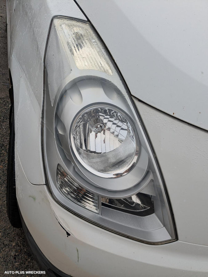 2008 Hyundai Iload/imax Bonnet Lock Support