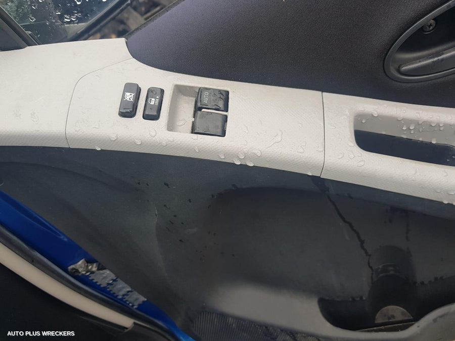 2008 Toyota Yaris Right Front Window Reg Motor