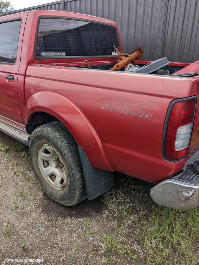 2008 Nissan Navara Left Guard