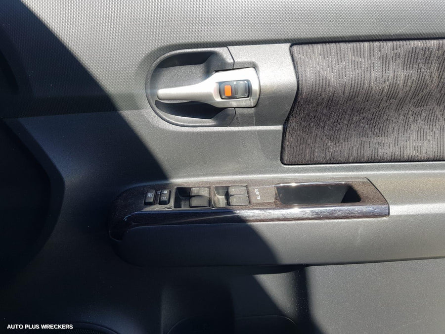 2011 Toyota Rukus Right Taillight