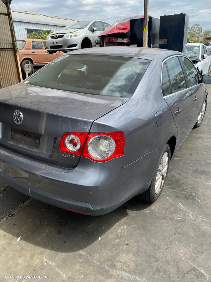 2010 Volkswagen Jetta Right Taillight