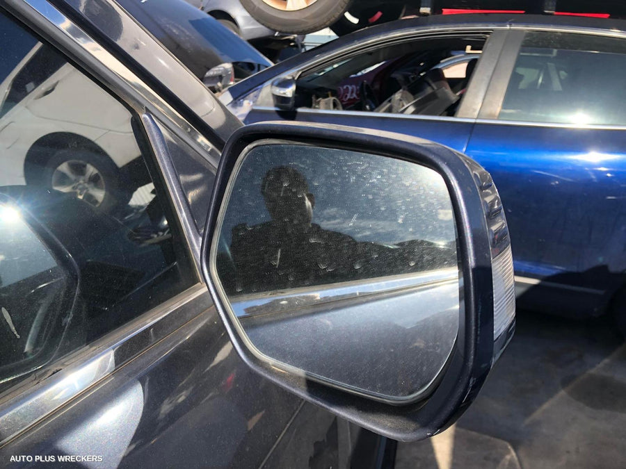 2009 HONDA CRV LEFT REAR DOOR WINDOW