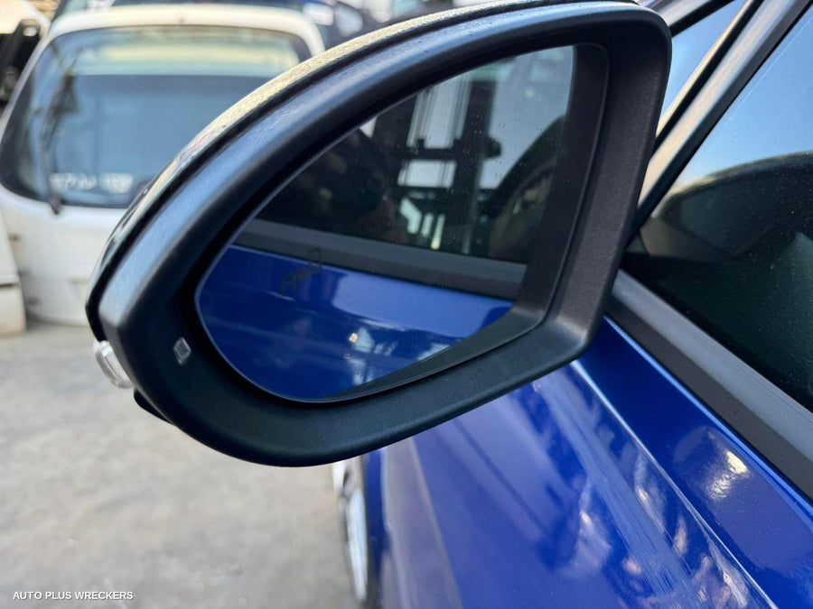 2018 Volkswagen Golf Console