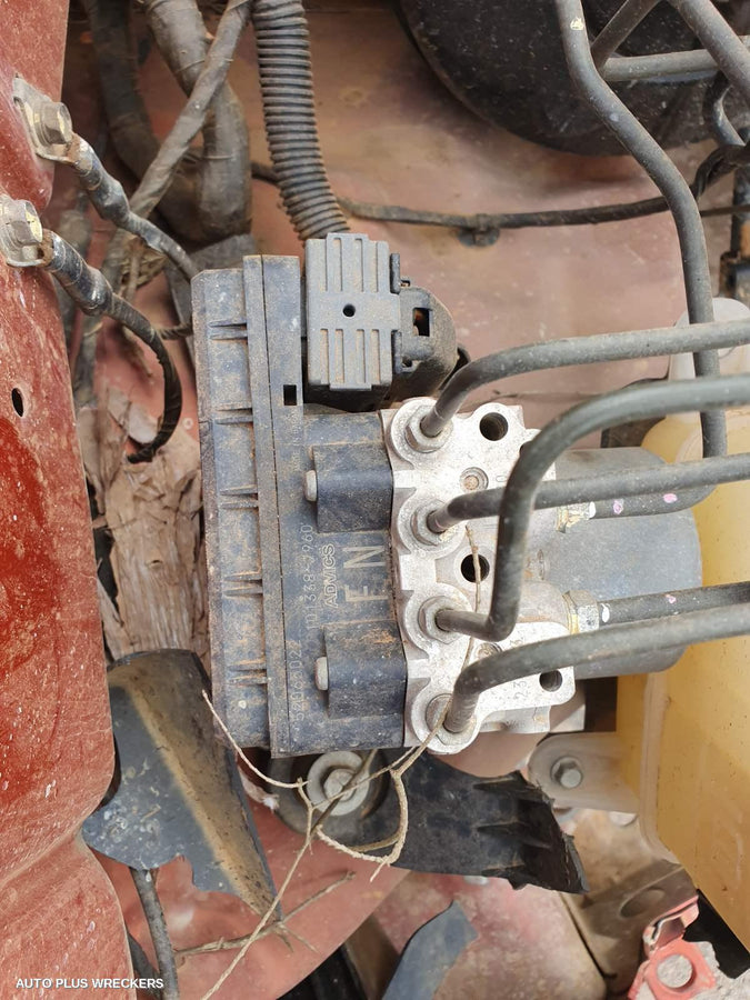 2014 Holden Colorado Right Front Door Window