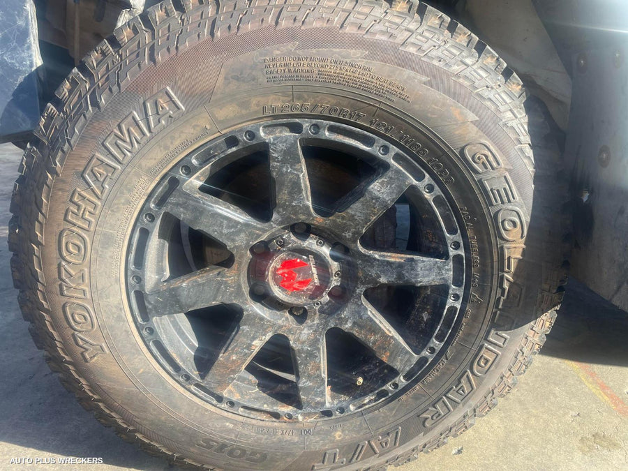 2018 Toyota Hilux Right Rear Strut