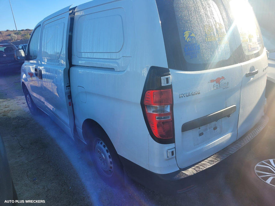 2011 Hyundai Iload/imax Headrest