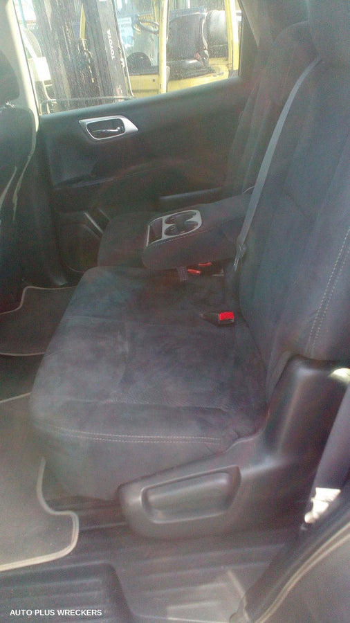 2013 Nissan Pathfinder Left Driveshaft