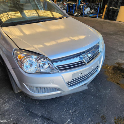 2004-2009 Holden Astra Grille
