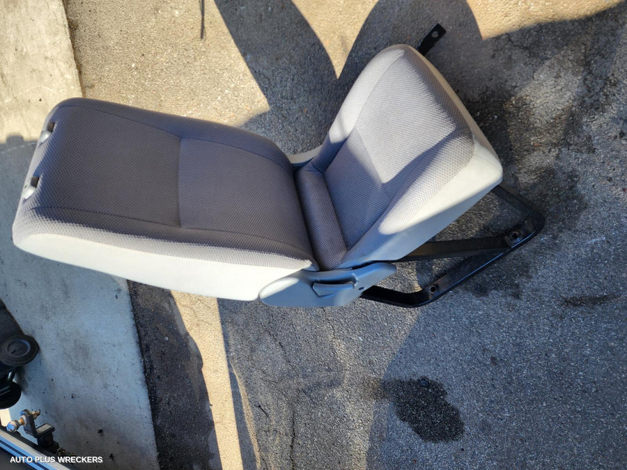 2005-2019 Toyota Hiace 3rd Seat