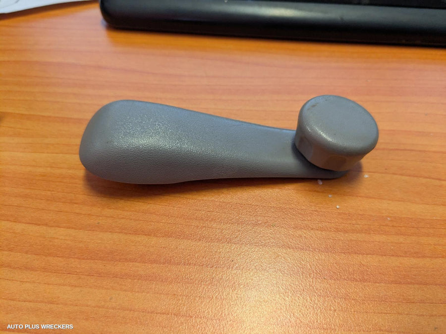 2004 Toyota Landcruiser Winder Handle