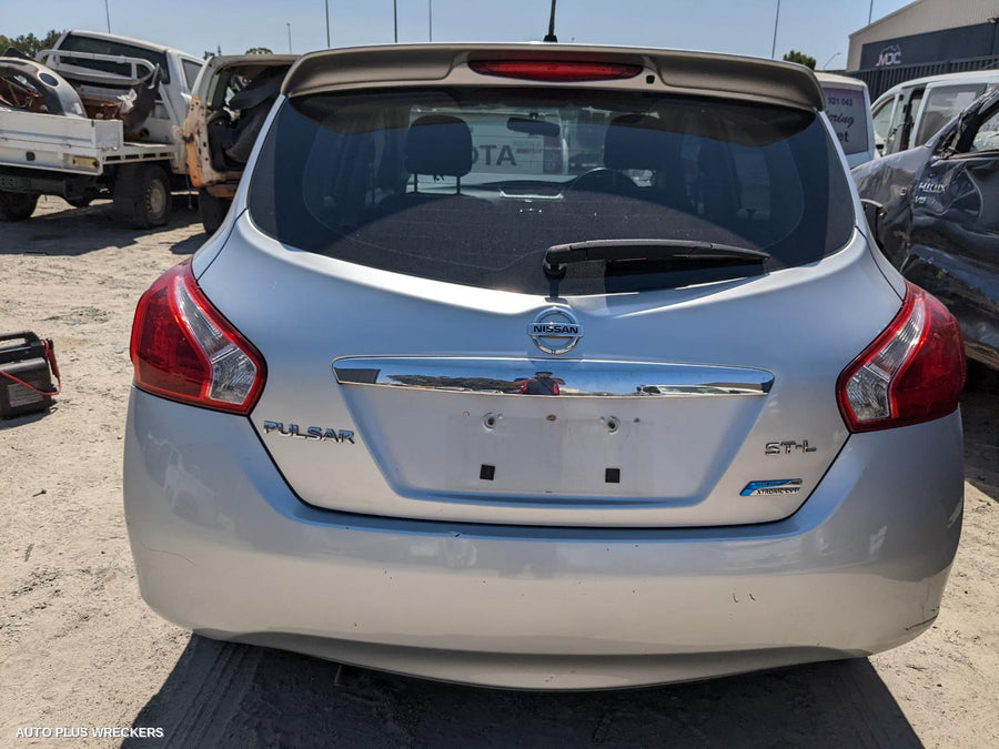 2013 Nissan Pulsar Door Handle