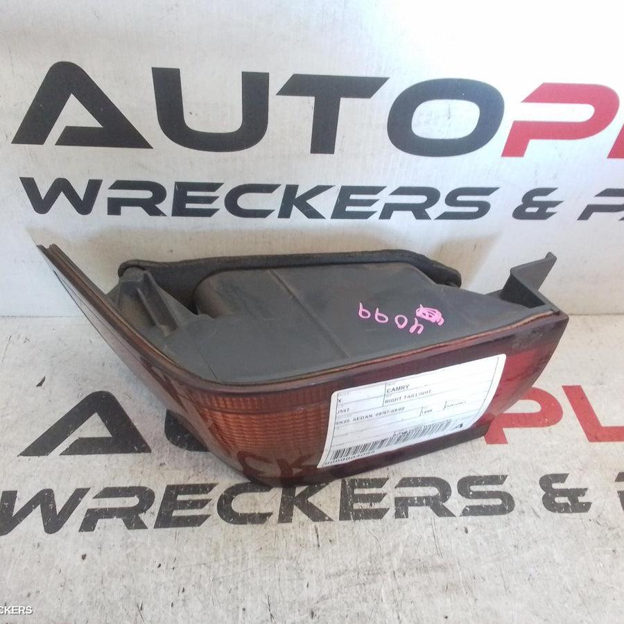 1997-2000 Toyota Camry Right Taillight