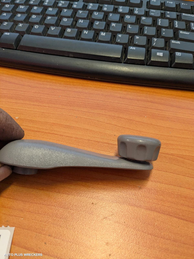 2004 Toyota Landcruiser Winder Handle