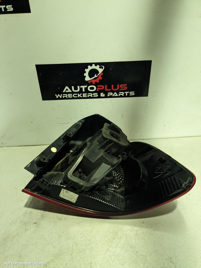 2010 Volkswagen Golf Left Taillight