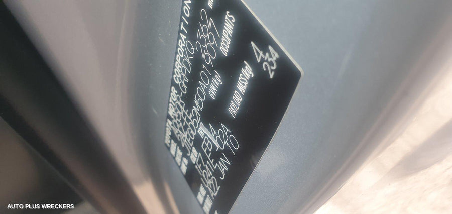 2010 Toyota Tarago Left Rear Door Window