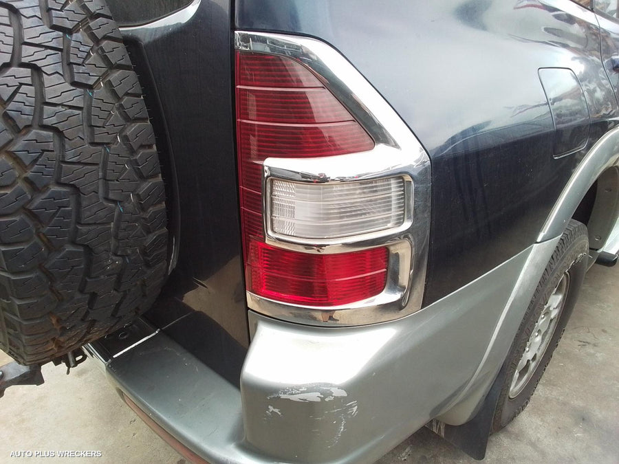 2001 Mitsubishi Pajero Left Front Door