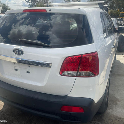 2011 Kia Sorento Left Front Door Window