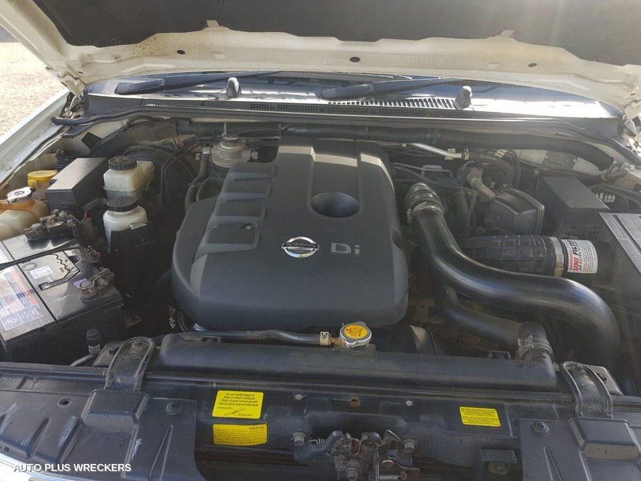 2006 Nissan Navara Console