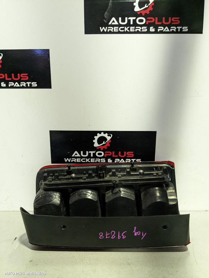 2008 Dodge Nitro Left Taillight