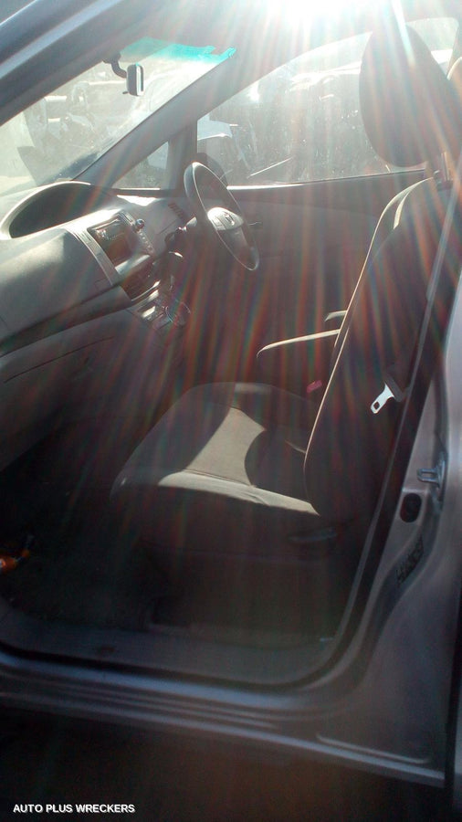 2007 Toyota Tarago Bonnet