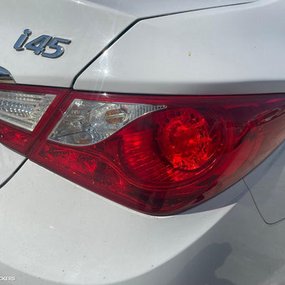 2011 Hyundai I45 Rear Garnish