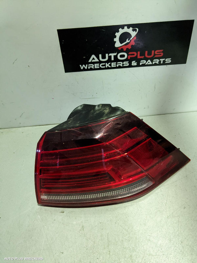 2017-2020 Volkswagen Golf Right Taillight
