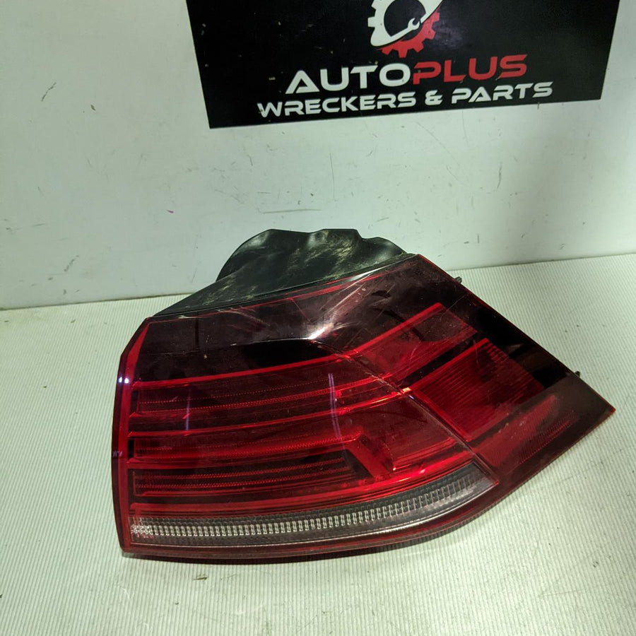2017-2020 Volkswagen Golf Right Taillight