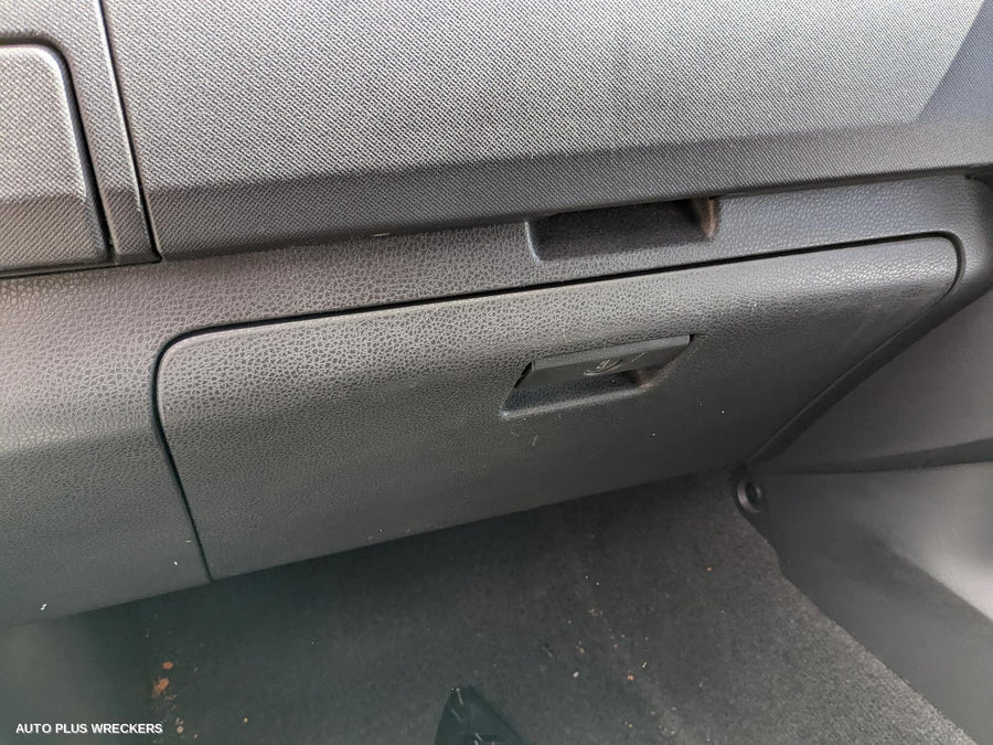 2014 Isuzu Dmax Right Taillight