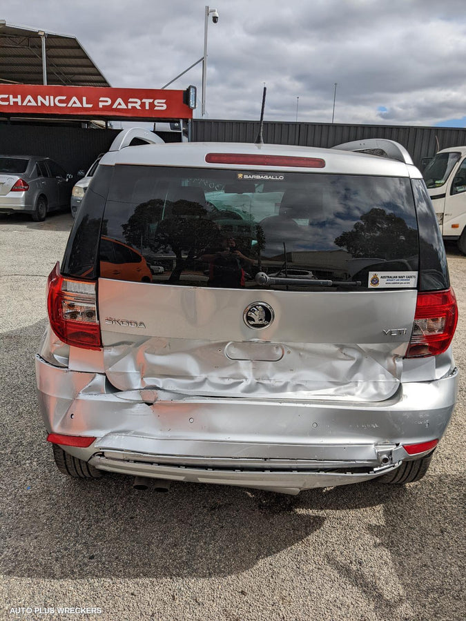 2016 Skoda Yeti Left Front Door