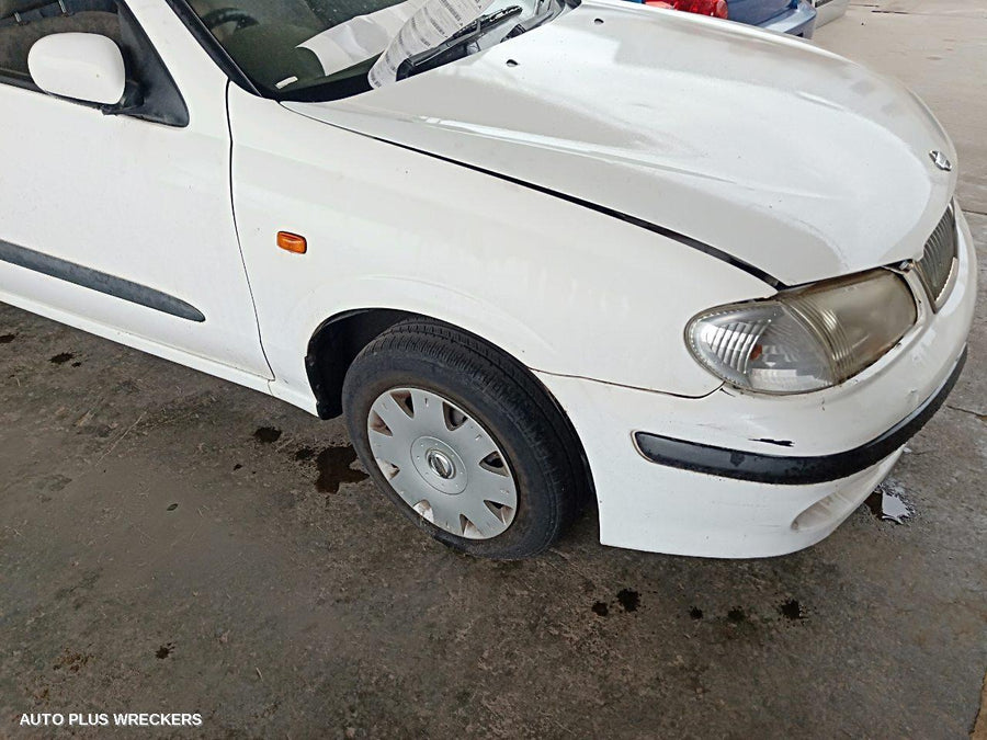 2002 Nissan Pulsar Left Headlamp