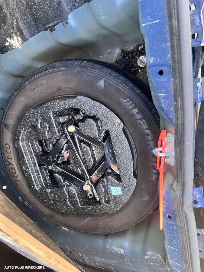 2013 Hyundai Elantra Washer Bottle