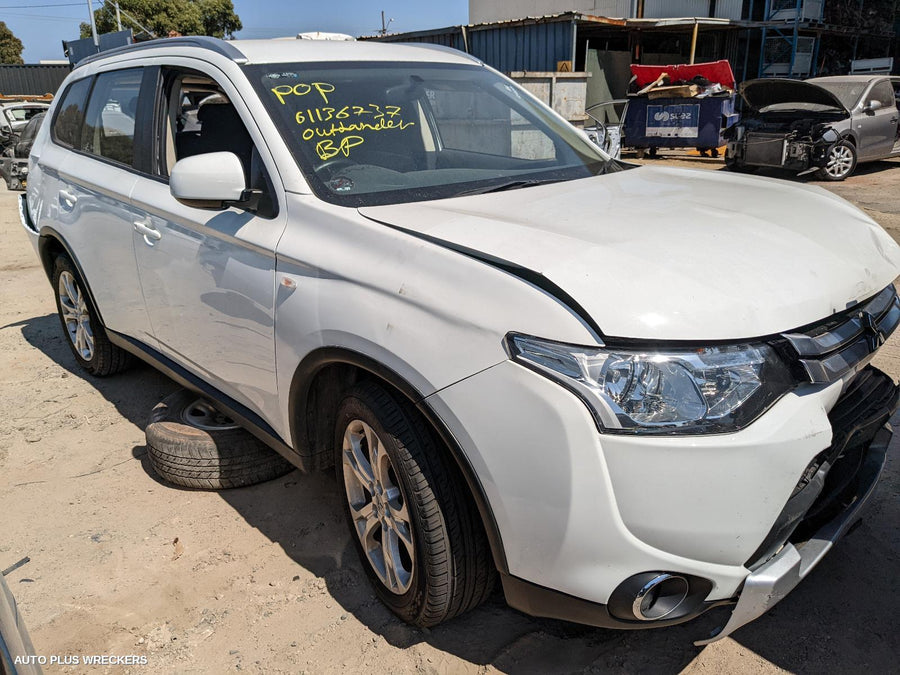 2014 MITSUBISHI OUTLANDER DOOR HANDLE