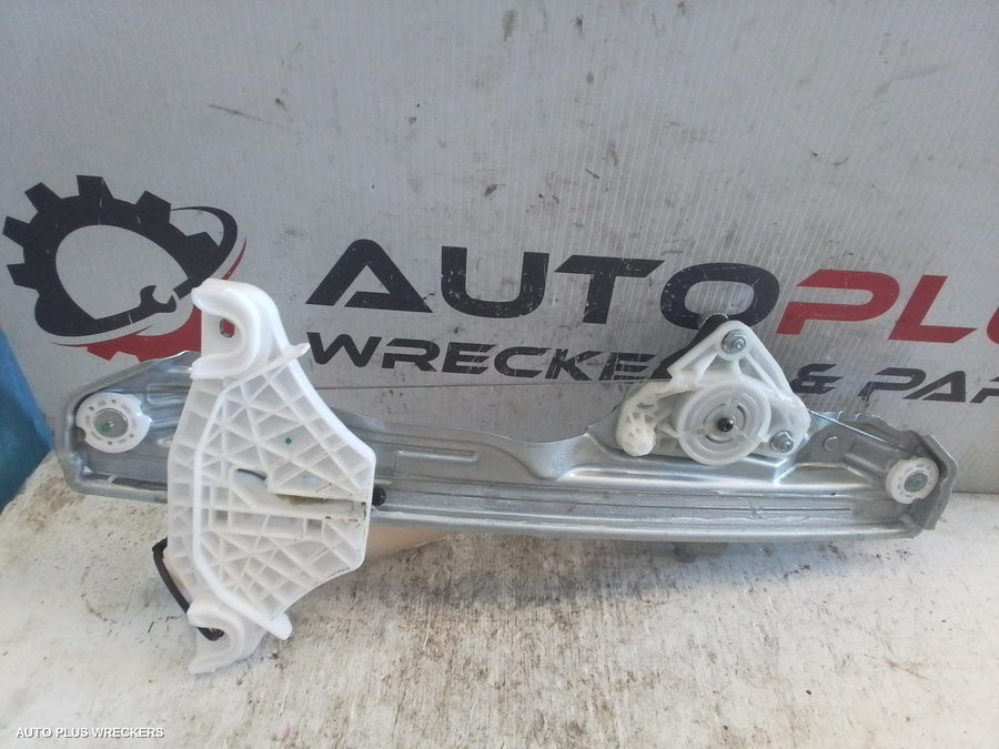 2017-2023 Hyundai Kona Right Rear Wnd Reg Motor