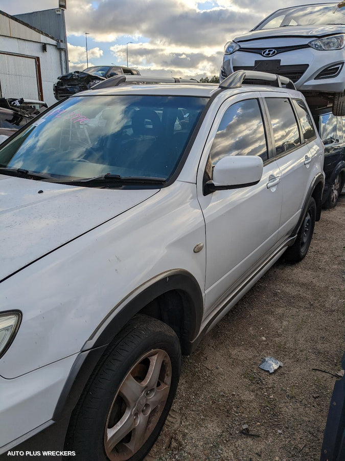 2004 Mitsubishi Outlander Bonnet