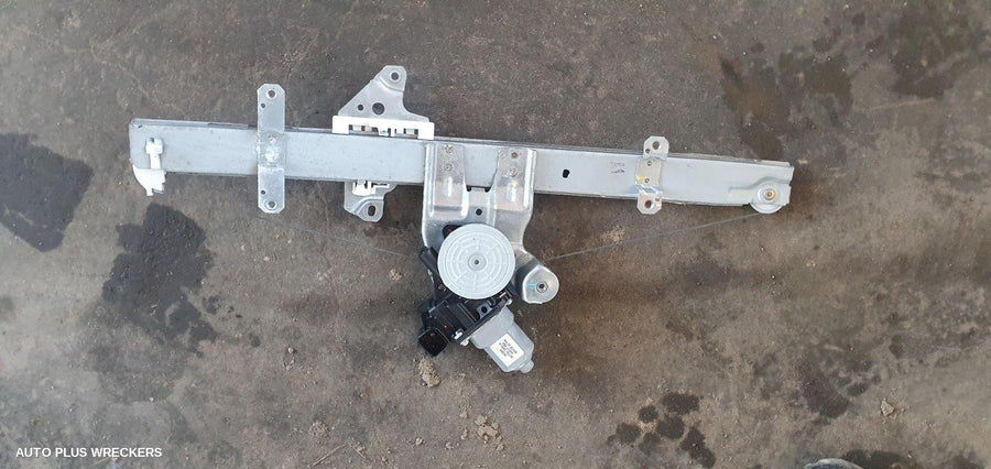2013 Nissan Pulsar Left Front Window Reg Motor