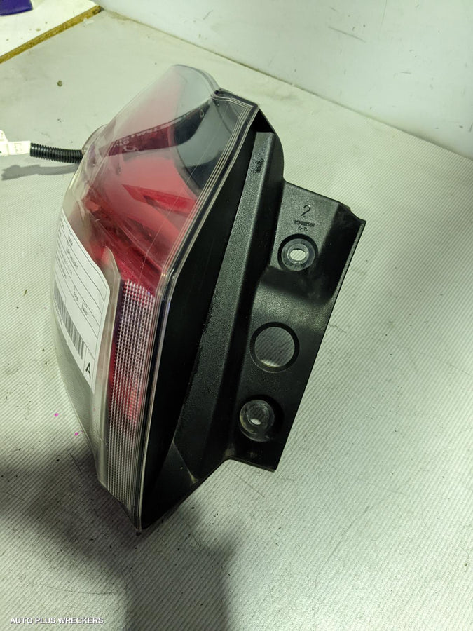 2015-2018 Toyota Rav4 Left Taillight