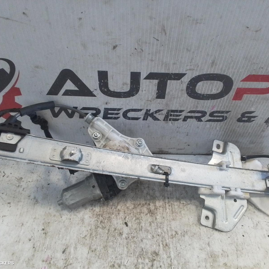2011-2016 Kia Rio Left Rear Wnd Reg Motor