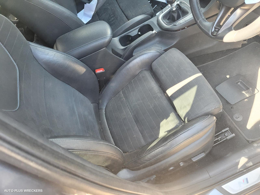 2018 Hyundai I30 Right Front Door Window