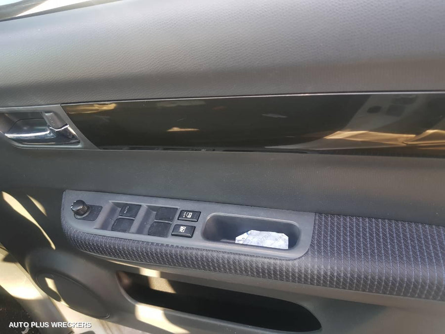 2010 Suzuki Swift Right Door Mirror