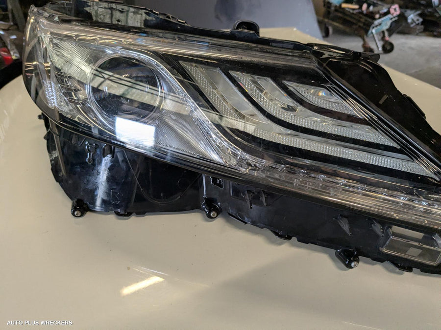2017-2020 Toyota Camry Right Headlamp