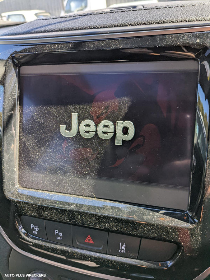 2020 Jeep Cherokee Left Front Door Window